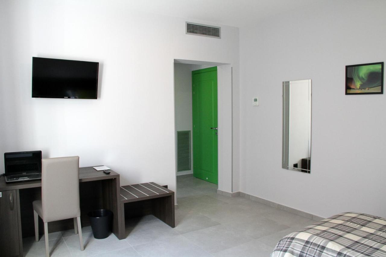 Easyroom Frosinone - Casello Autostradale Exterior foto